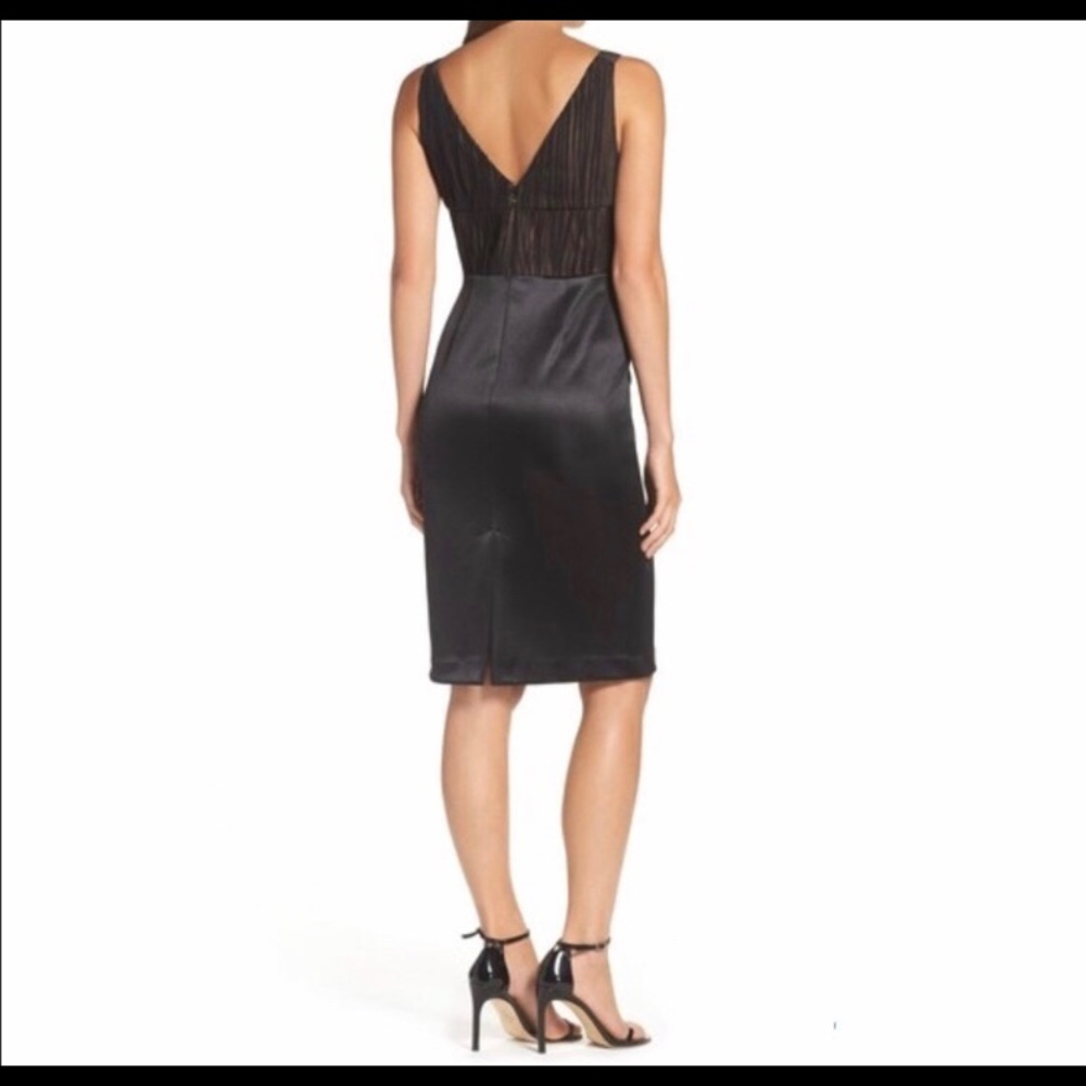 NWT Vera Wang Ruched V-Neck Sheath Dress - Picture 2 of 9